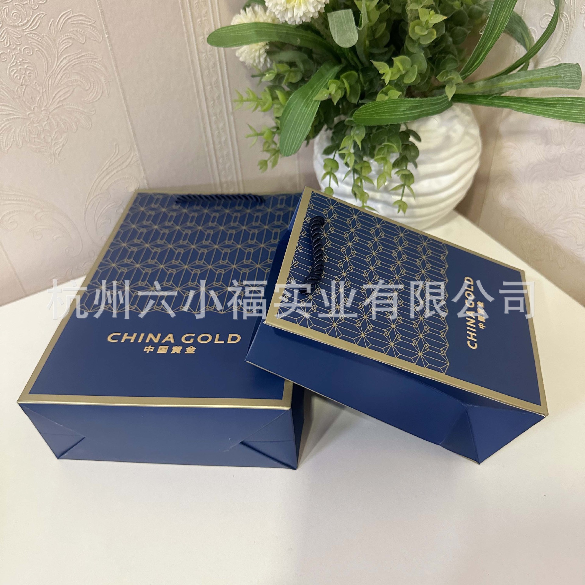 Handbag Gift Bag Small Handbag White Cardboard Bag Clothing Paper Bag Kraft Paper Packaging Jewelry Red Small Bag