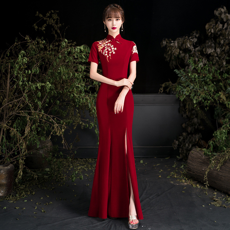 旗袍敬酒服新娘2024新款夏季酒红色平时可穿订婚礼服女鱼尾连衣裙