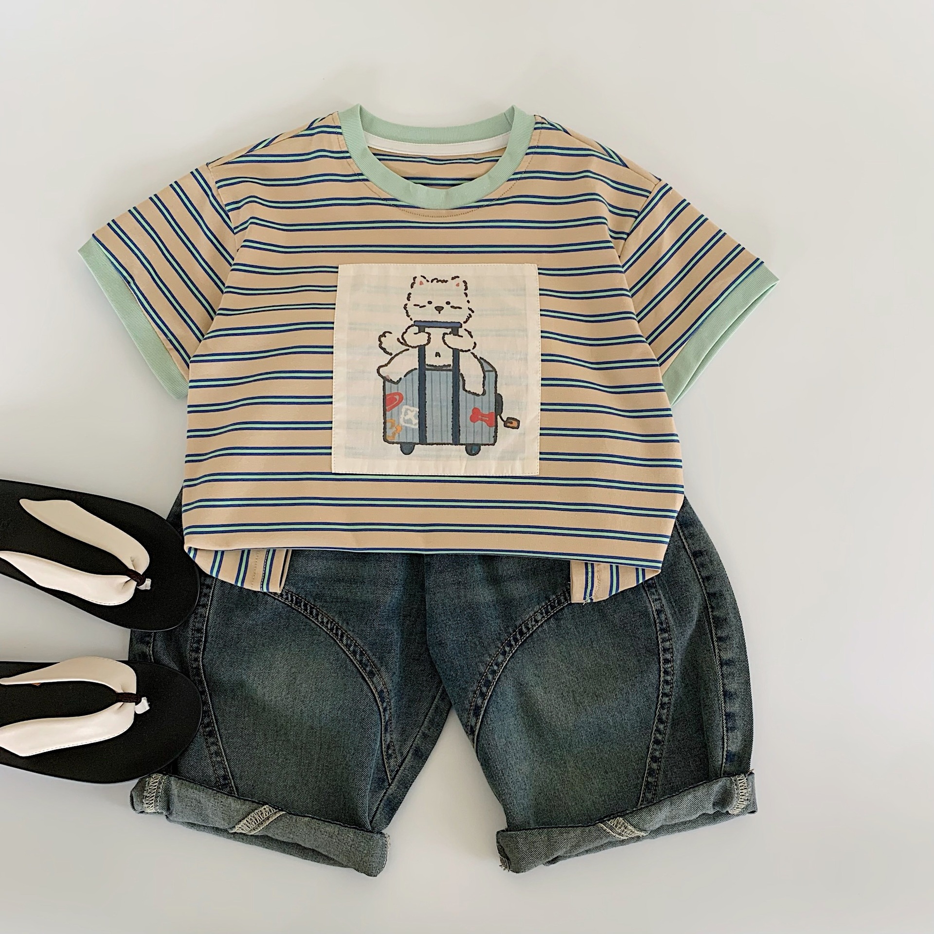 Maibao niño de manga corta verano 2025 nuevo parche para niños oso a rayas camiseta para niños de algodón puro tipo a ropa para niños de moda