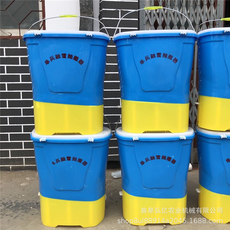 12v智能电动单兵融雪抛洒器农田后背式撒肥器龙虾养殖饵料投喂器
