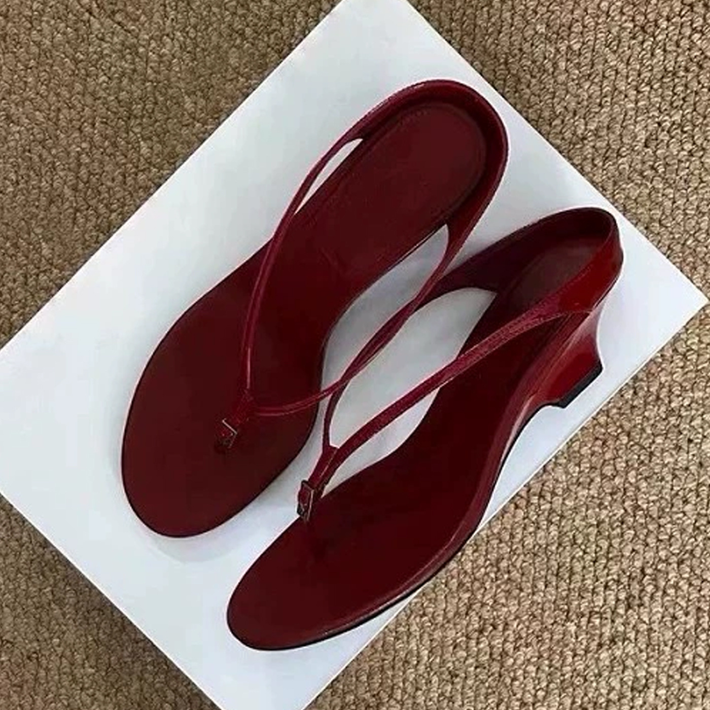 아트린 재고 있음~2026년 핫템 여성용 웨지힐 슬리퍼, 레트로 스타일의 토 클리핑 샌들, 여성 인플루언서들이 입는 것과 같은 디자인