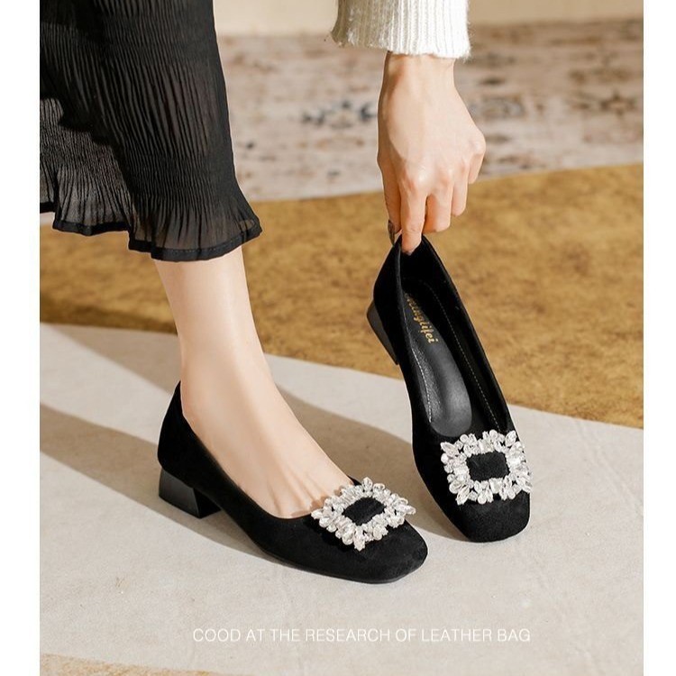2026 primavera nueva hebilla cuadrada cabeza cuadrada diamante gamión zapatos de tacón grueso zapatos negros red temperamento rojo zapatos de tacones altos