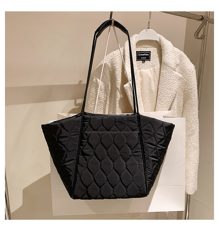 Large-capacity Bags 2021 New Bags Women Bags Autumn And Winter Fashion Commuter Bags display picture 10