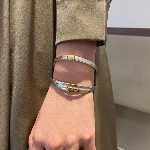 Japanese and Korean Ins Retro Smiling Bead Bracelet for Women, Unique Design, Vintage Student Sweet and Fresh Personality Accessories for Women