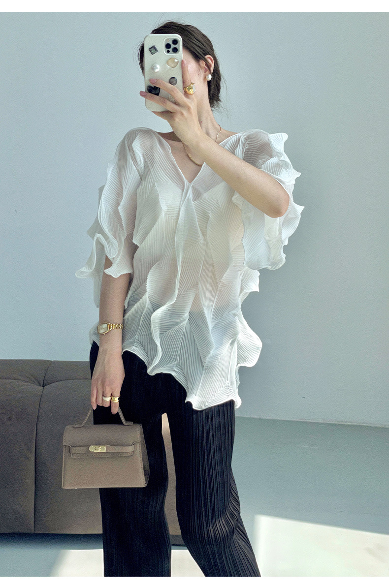 Áo thun nữ Miyake xếp ly thủ công cổ V ôm dáng — Màu đen chi tiết 7