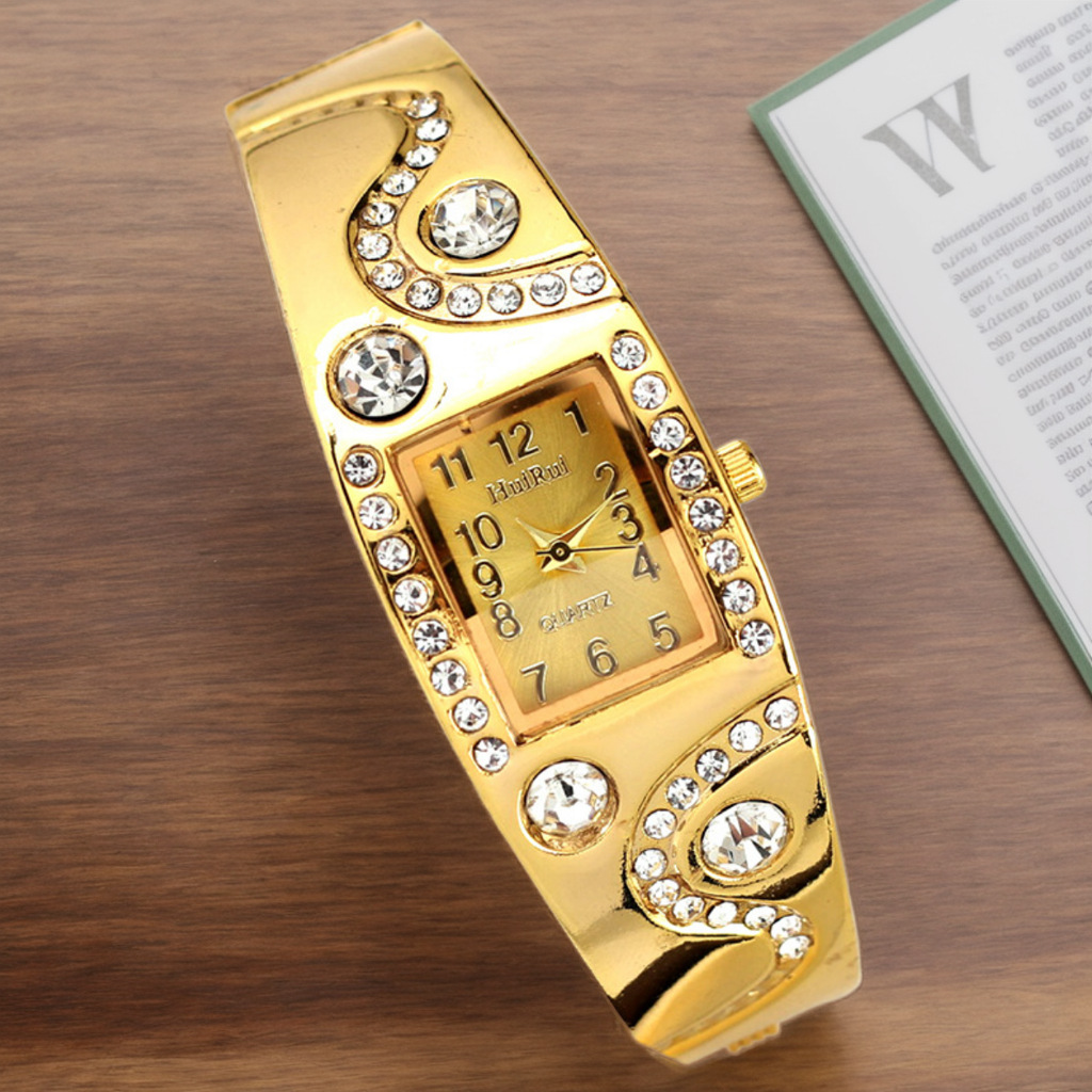 European and American Fashion Women's Watch square New bracelet watch Korean fashion Joker casual temperament women's watch wholesale