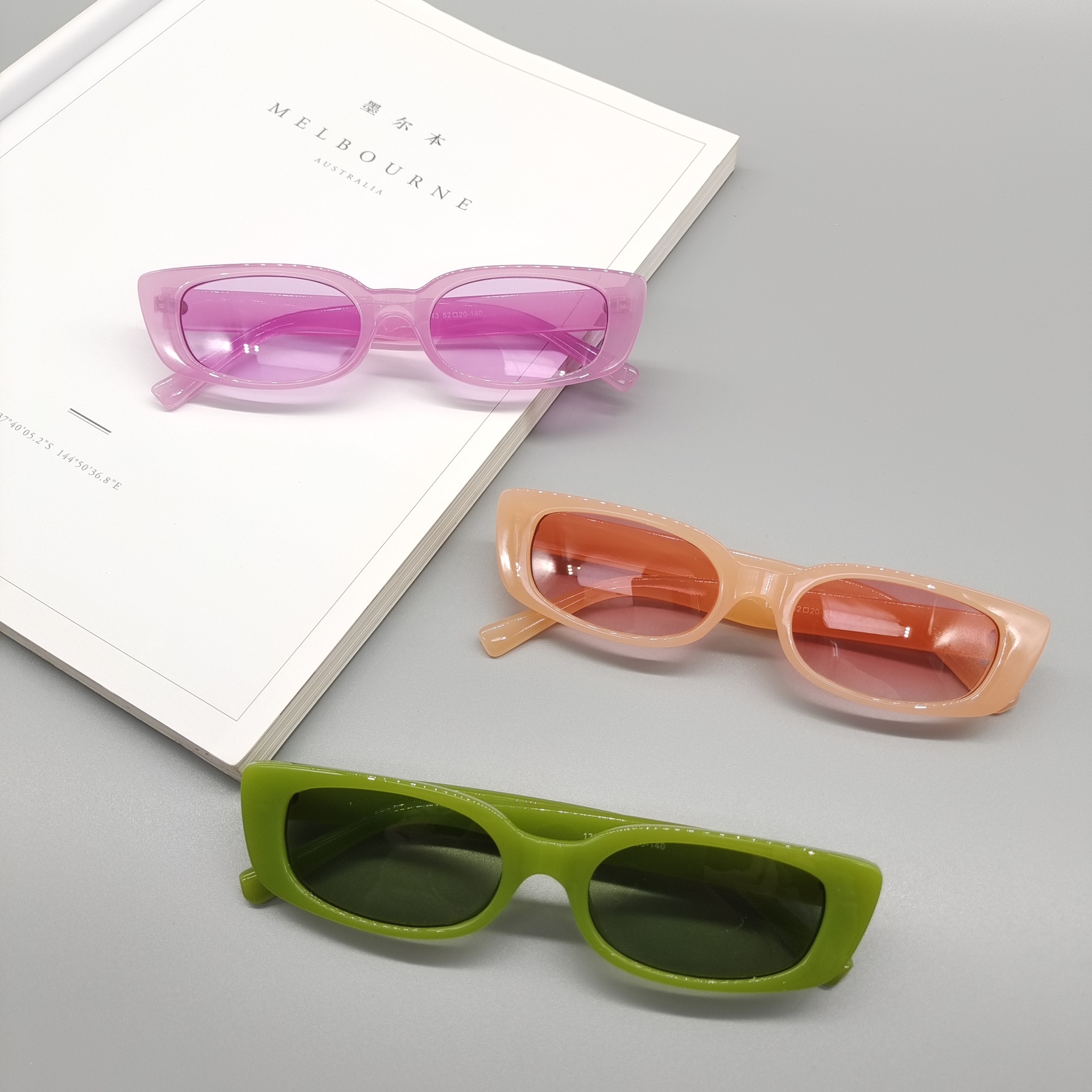 43g Weight Elegant Glam Hip-Hop UV400 Protection Resin Full Frame Women's Sunglasses