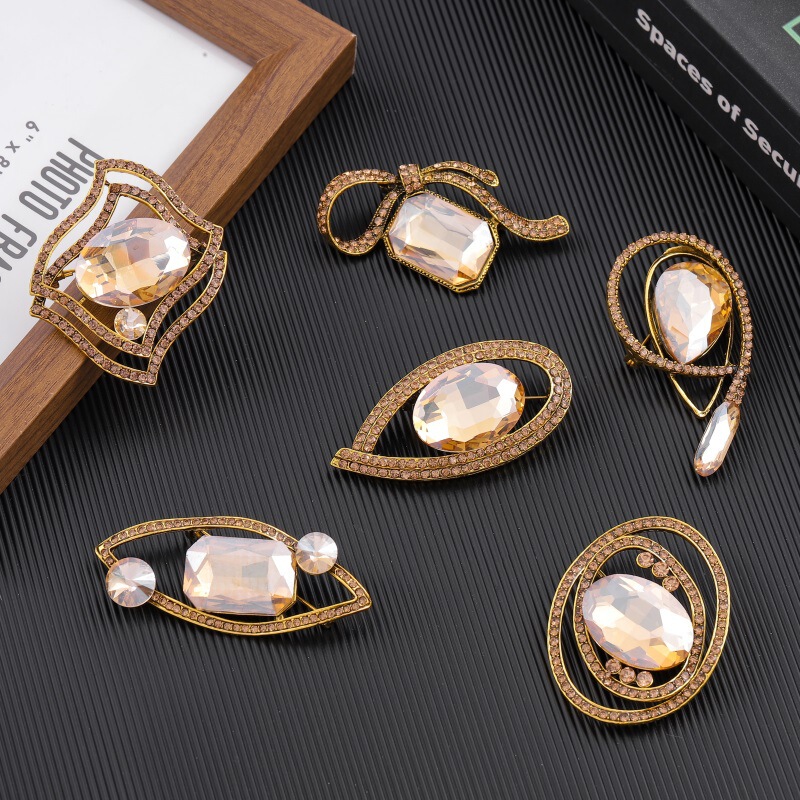 Creative Crystal Alloy Literary Retro Brooch Pin Sweater Suit Coat Corsage European and American Cross-Border New Jewelry