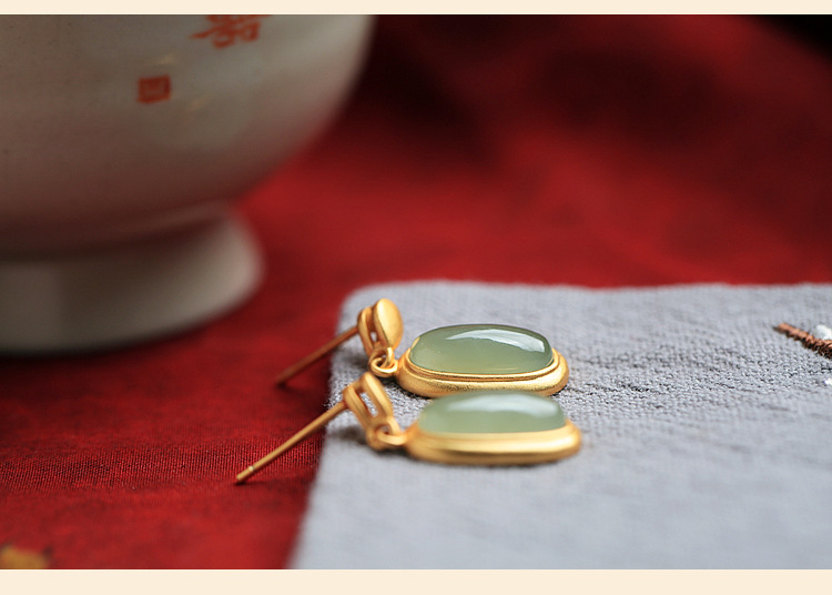 1 Pair Quantity 1 Pair Retro Oval Copper Inlay Jade Drop Earrings