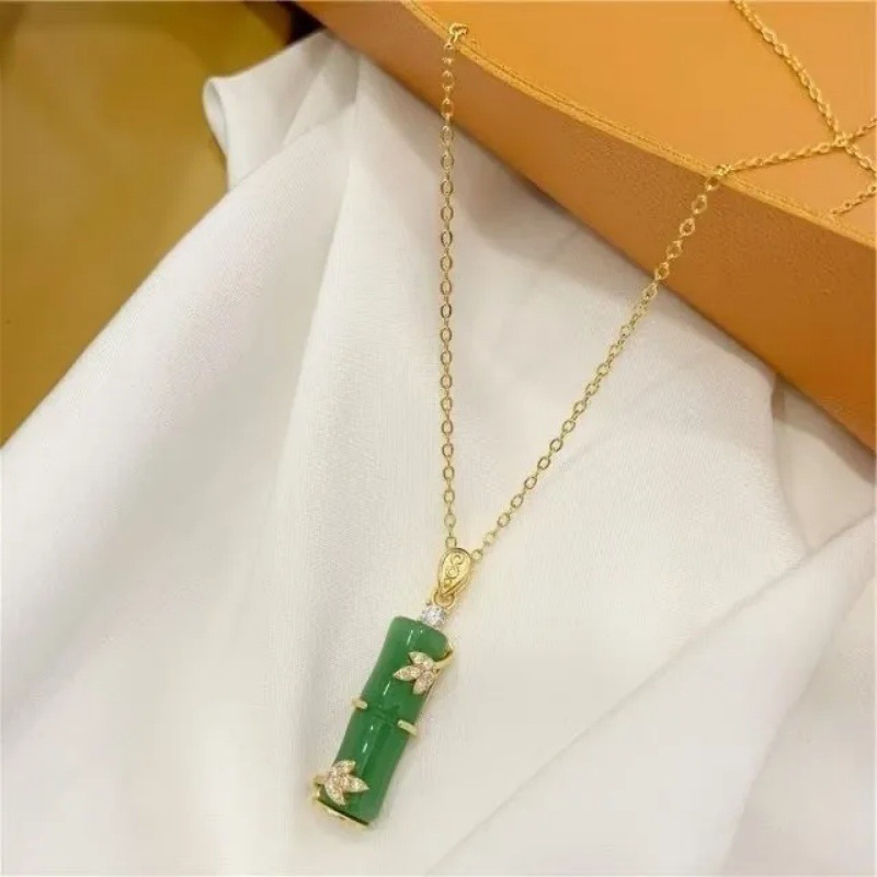 Collier pendentif en bambou et perles 2026 pour femme, design raffiné et sophistiqué, chaîne ras du cou._voghion.com