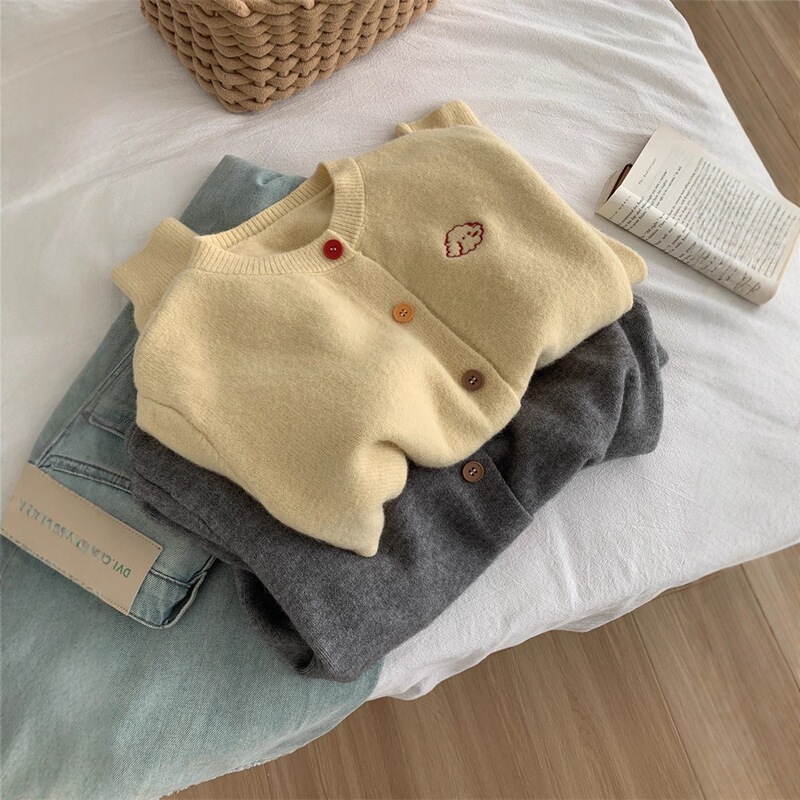 Sheep Wool Spring and Autumn Embroidered New Style Coat, Gentle Sweater, Round Neck Knitted Cardigan, Petite Women's Top, Lazy Style Sheep Wool Spring and Autumn Embroidered New Style Coat, Gentle Sweater, Round Neck Knitted Cardigan, Petite Women's Top, Lazy Style