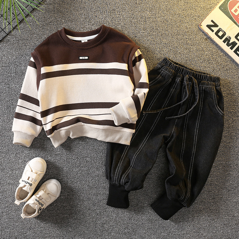 6084 traje de niño 2024 nueva ropa de primavera y otoño bebé ropa de moda roja neta suéter de otoño para niños de dos piezas