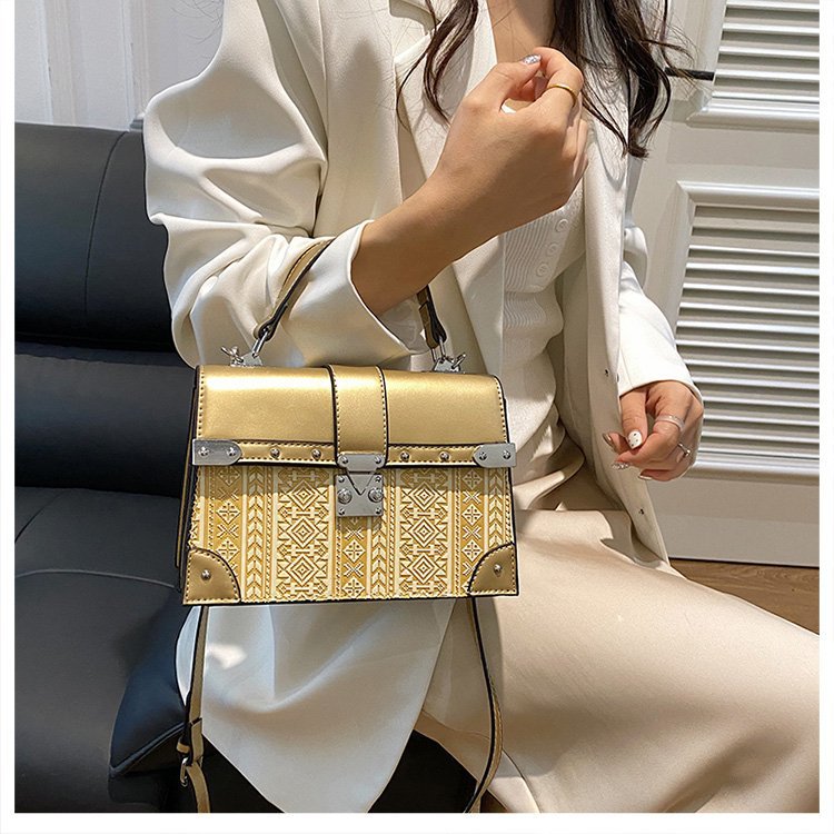 Vintage Women's Embossed Shoulder Bag With Lock Clasp Casual_voghion.com