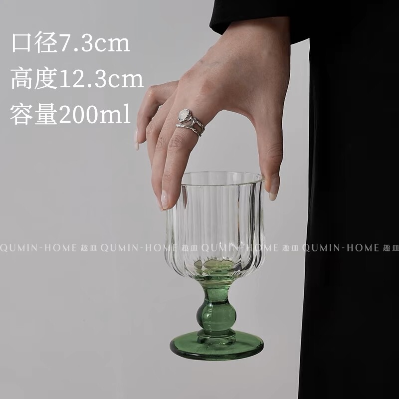 軽くて豪華な大衆のレトロな水晶の杯の高い足のグラスの高級感の牛乳の杯のウイスキーのワイングラスの水のコップ|undefined