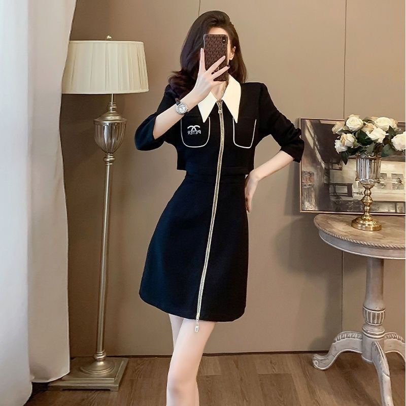 时尚流行刺绣连衣裙女2025秋季新款时髦气质收腰显瘦假两件小黑裙|undefined
