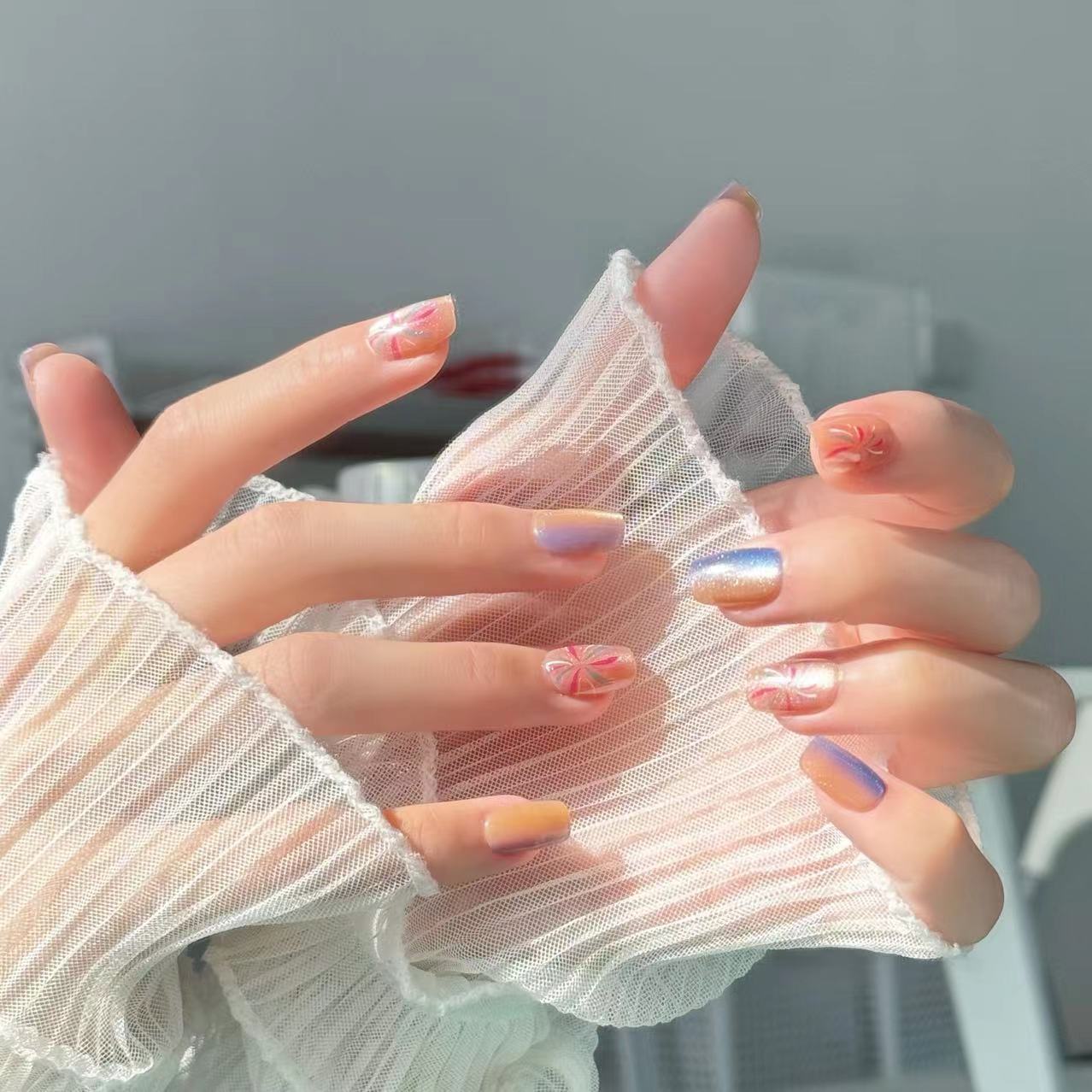 Yiyi Dance Armadura de vestir hecha a mano Venta al por mayor de celebridades de Internet Explosión Diamante mariposa Brillante para uñas Tabletas de uñas Pegatina de gelatina terminada