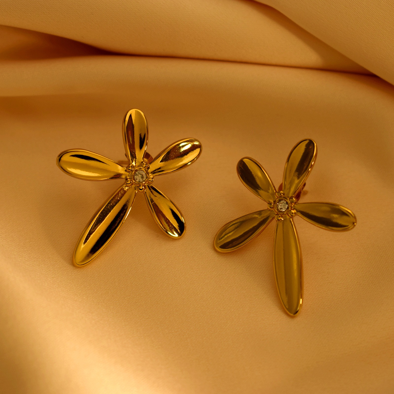 Casual, Daily Occasion 1 Pair Basic Flower Plating Titanium Steel Ear Studs