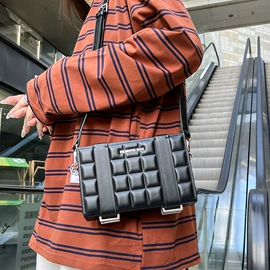 中大学生书包;男士单肩包;女士单肩包