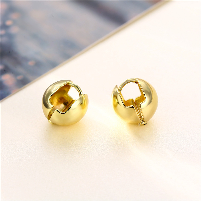 European American and French Style Ornament Wholesale Copper Plating 18K Gold Earrings Cold Style round Spherical Personalized Ear Clips Earrings for Womenpicture4