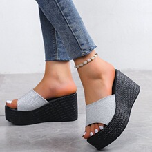 ���Q��a���߸���ЬŮ Wedge Slippers ���m�¸�һ�֎��羳��Ь