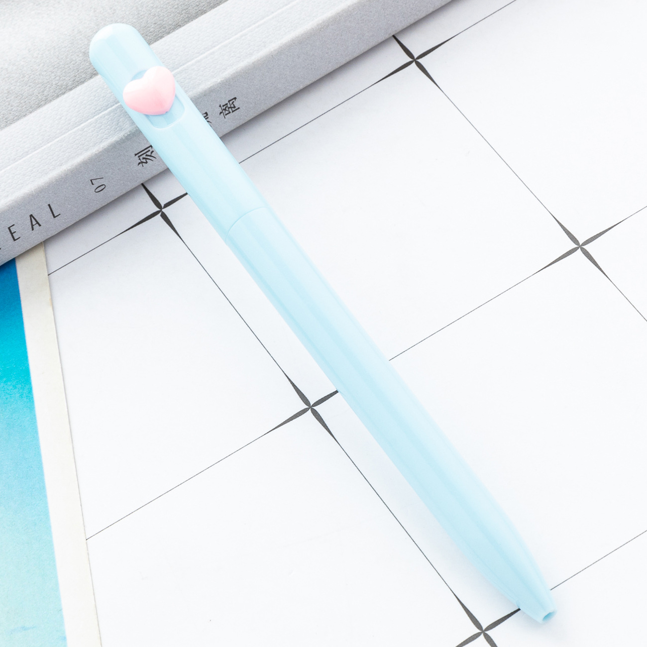 Bolígrafo de plástico Love, logotipo imprimible, regalo promocional, bolígrafo publicitario, color macarons, bolígrafo giratorio Love