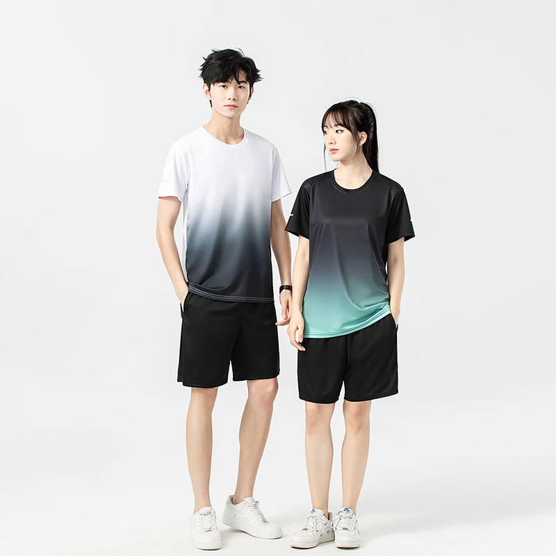 Nuevo [directo de fábrica] traje deportivo pareja traje de camiseta de manga corta de verano secado rápido seda de moda