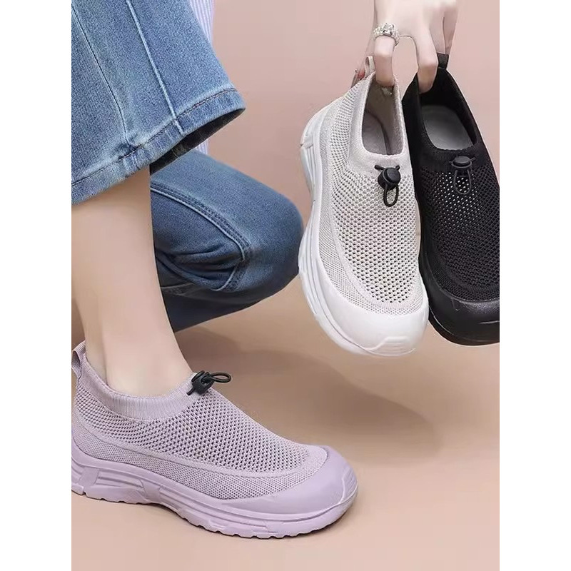 Summer breathable non-slip “mom shoes”