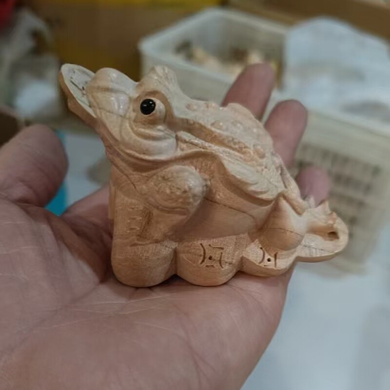 桃木彫刻十二生肖の手の工芸品は桃木の手の木の観光地区の観光工芸品を並べます。|undefined
