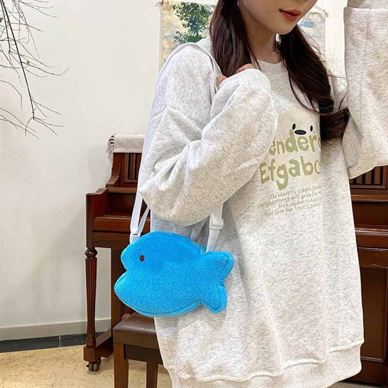 日系可爱吉伊小熊斜挎手机包包新款流行羊羔毛绒少女单肩包小圆包