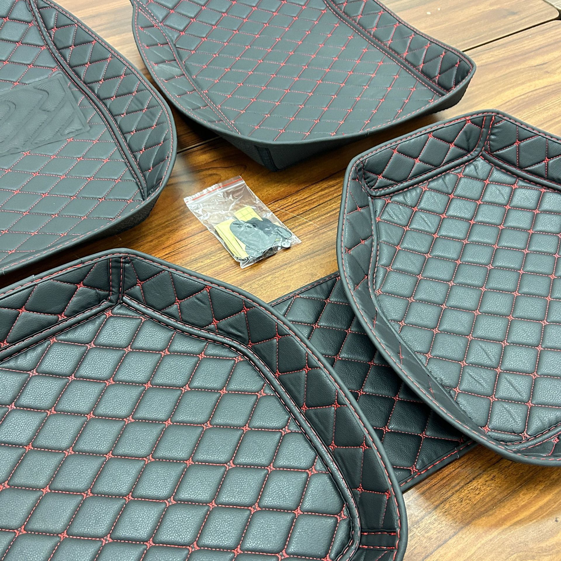 Universal car floor mats, Amazon leather carpets, wear-resistant and scratch-resistant, right-hand drive car models, hot-selling floor mats, cross-border floor mats
