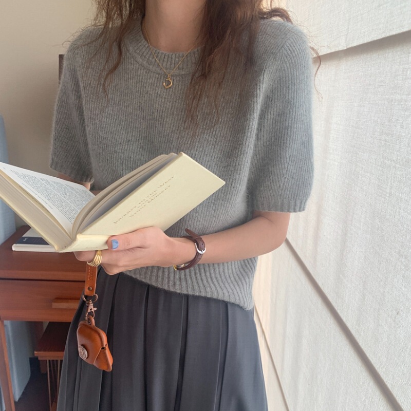 2025 Autumn New Slimming Commuter Round Neck Pullover Thin Knit Sweater Solid Color Elegant Waist-Cinching Slim Knit Sweater 2025 Autumn New Slimming Commuter Round Neck Pullover Thin Knit Sweater Solid Color Elegant Waist-Cinching Slim Knit Sweater