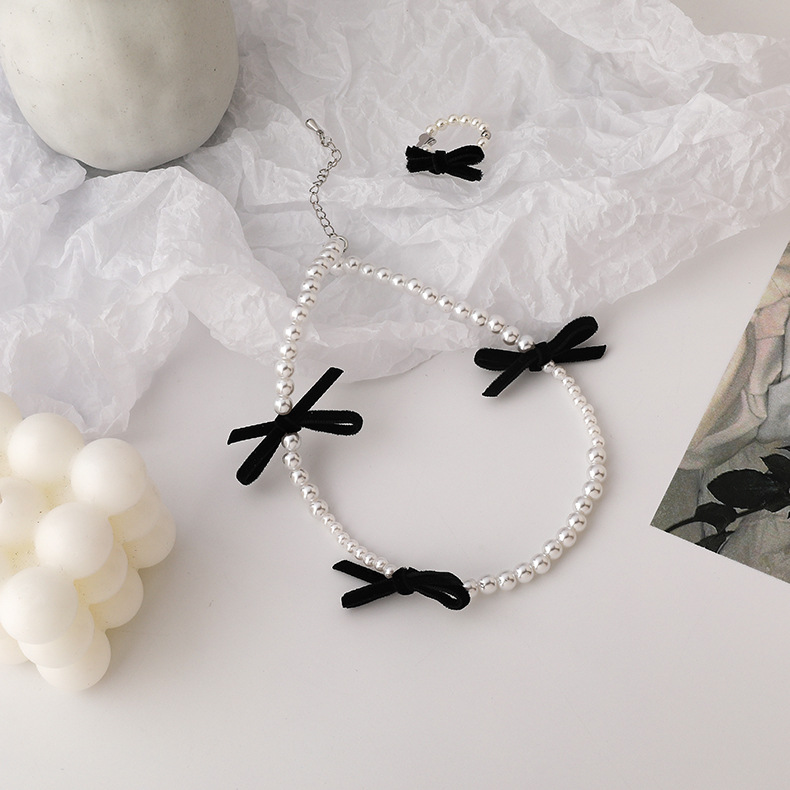 Velvet Bow Pearl Necklace display picture 9