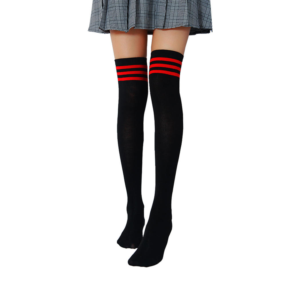 검은 배경 빨간색 줄무늬