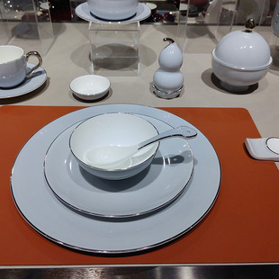 High-End Bone China with Gold Rim for Hotel Clubs, Chinese-Style Underglaze Color Bone Dish Trays, Bowls and Cups, Factory Direct Sales Tableware