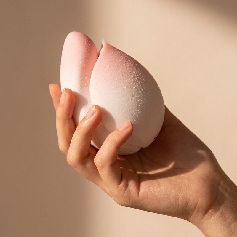 Flower Moon Liquid Silicone Split-Type Vibrating Egg, Pressure-Sensing Female Sex Toy for Insertion and Suction, Exclusively for Cross-Border Sales Flower Moon Liquid Silicone Split-Type Vibrating Egg, Pressure-Sensing Female Sex Toy for Insertion and Suction, Exclusively for Cross-Border Sales