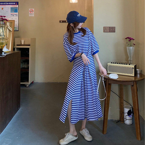 The design is salty or sweet, black and white striped dress for women 2026 summer fat mm women's large size loose T-shirt skirt