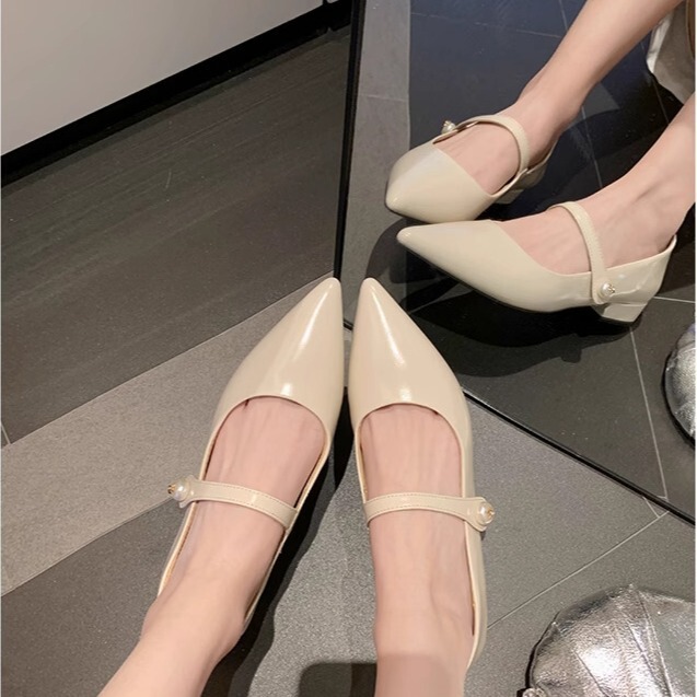 Women's Shallow Pointed Toe Chunky Heel Single Shoes, 2026 Summer New Korean Style Mid-Heel Retro Off-White Mary Jane Shoes