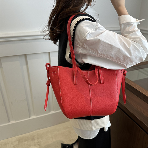 Autumn/Winter Retro Large Capacity Women's Casual Versatile Commute Shoulder Bag and Tote Bag