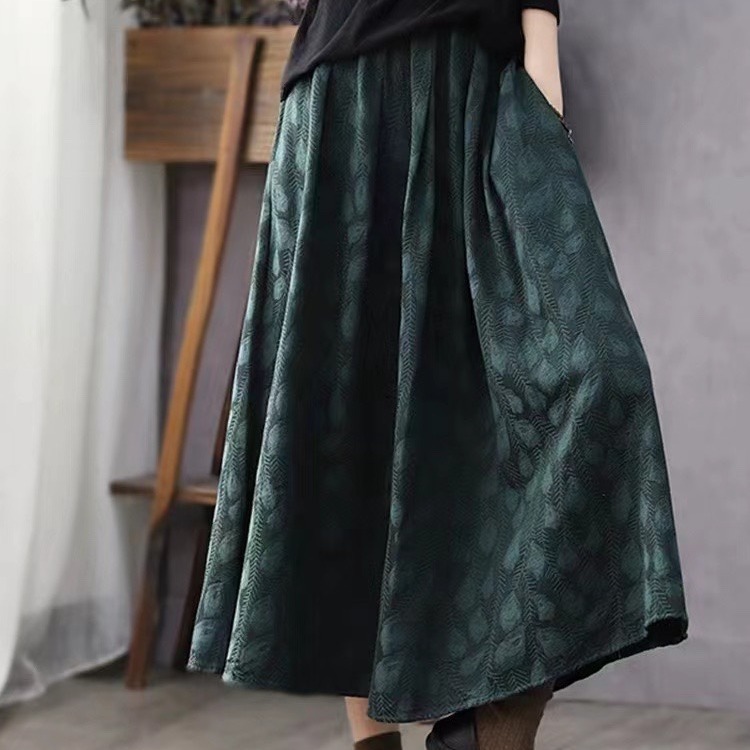 Live Broadcast Versatile Slimming and Height-Enhancing Skirt for Autumn and Winter, Artistic Feather Jacquard Cotton High-Waisted Women's Skirt
