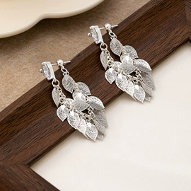 项链;耳环;手链