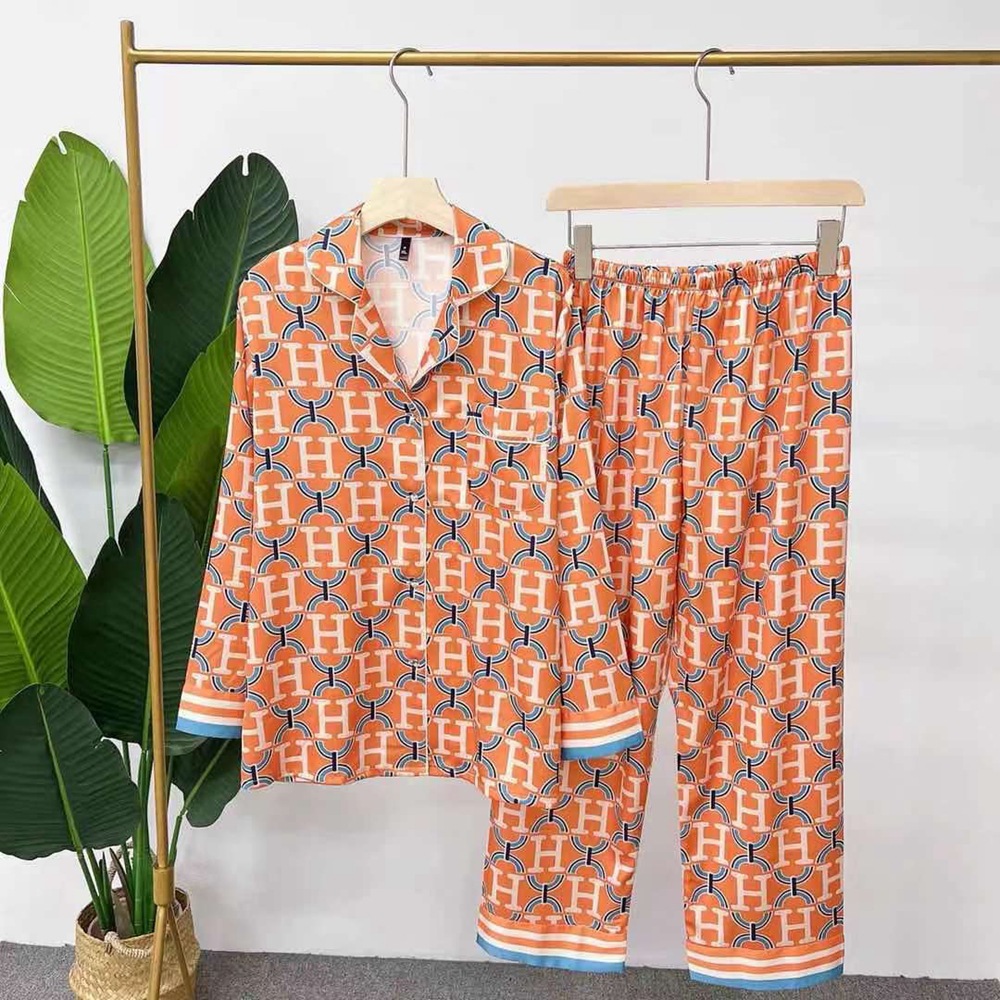 인터넷 유명인 인쇄 된 폭발 H 9 점 슬리브 잠옷 숙녀 프랑스 빛 럭셔리 새로운 얼음 실크 홈 오렌지 주거 의류 도매