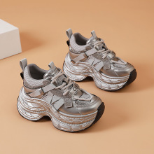 8cm׃͹ϵЬŮﶬ¿@߳Ьp͸\eЬ