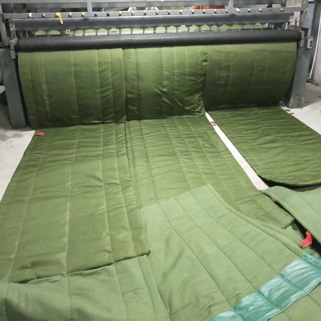 供应各种规格棉门帘乌鲁木齐厂家直销防水棉门帘车间门帘保温棉被