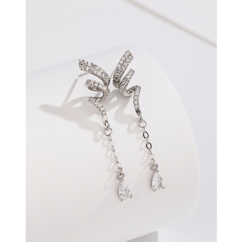 Pendientes largos con incrustaciones de circón para mujer 925 plata esterlina luz nicho de lujo de alto grado pendientes de temperamento pendientes de borla