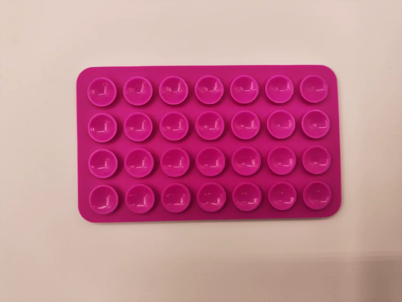 Silicone double-sided phone pad, square, 28-stud, sizes 32/40 mm, customizable colors