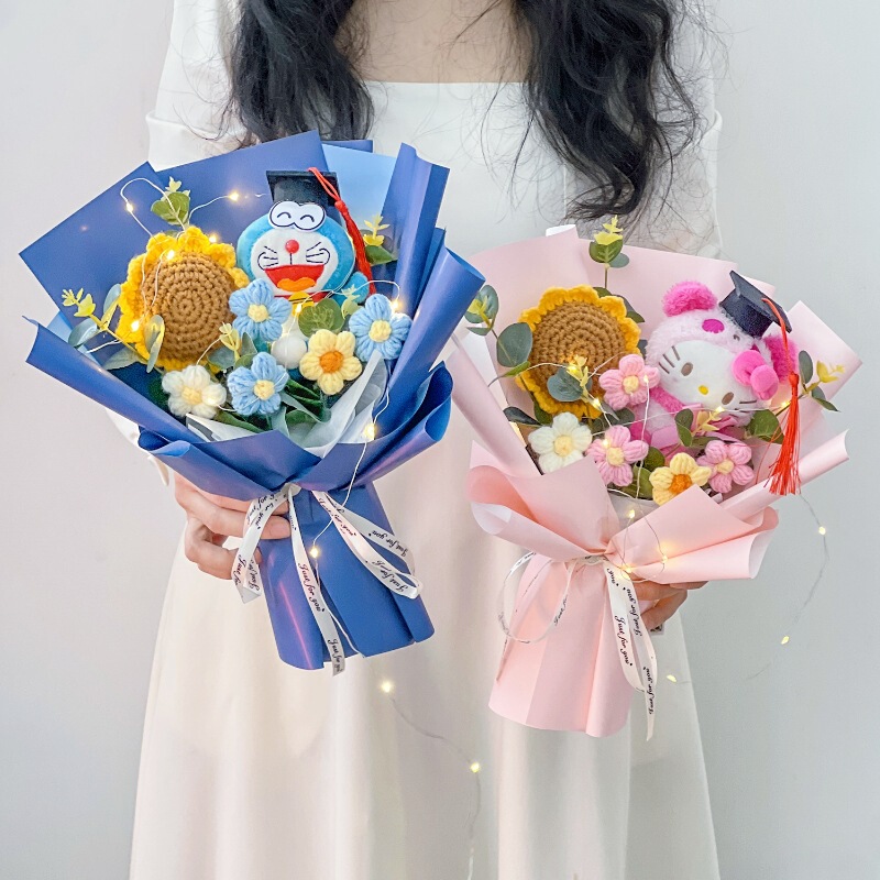 Graduation gift bear doll knitted bouquet creative adult gift girl birthday doll graduation season teacher