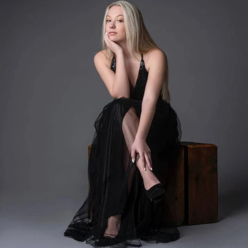 Elegante abito da sera lungo in mesh con spalline sottili_voghion.com