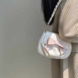 Summer Fresh Sweet Cute Butterfly Machine Small Round Bag Popular Pleated Cloud Bag Soft Shoulder Crossbody Bag for Women