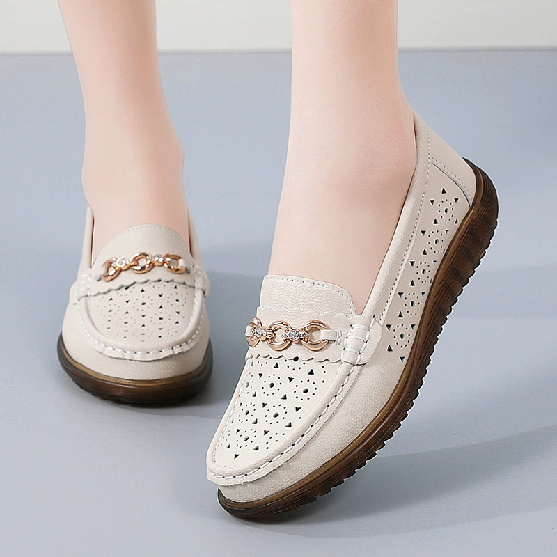 Новые стильные туфли для мам из натуральной кожи на мягкой подошве для лета, женские полые туфли среднего и пожилого возраста, удобные и не утомляющие ноги, туфли-бини на плоской подошве.