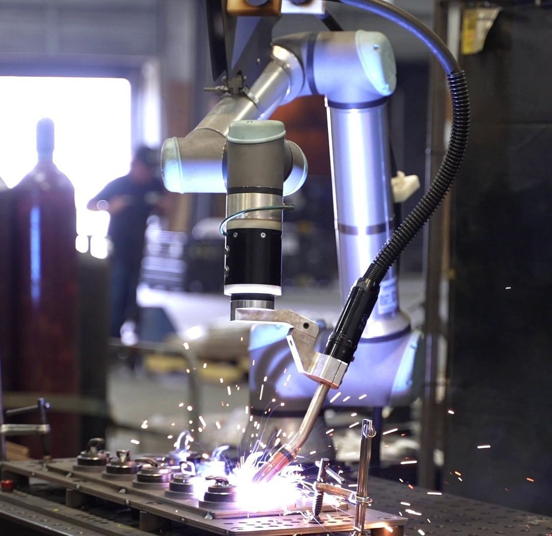 301018058_127095733393993_5875